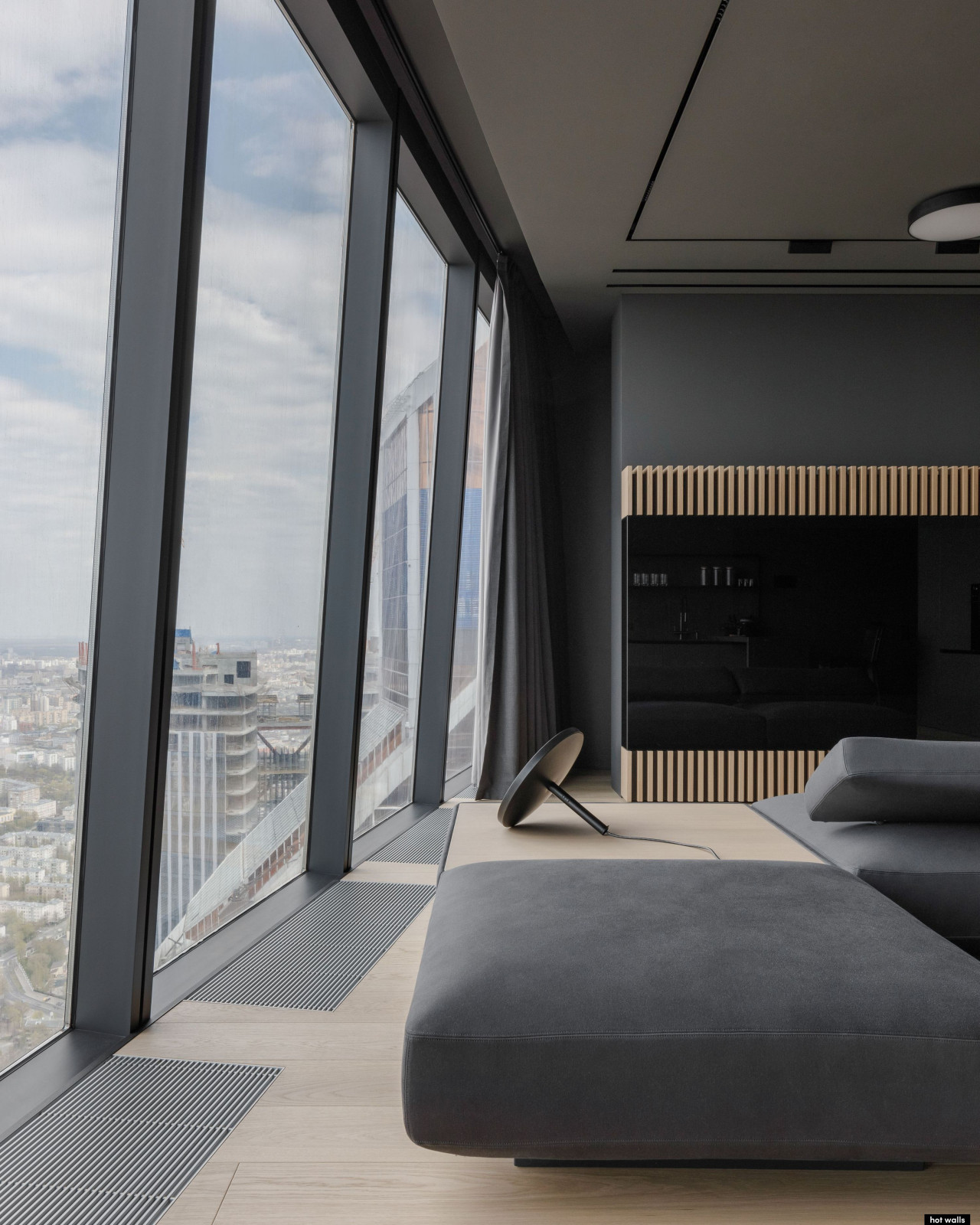 Телевизор за чёрным стеклом, Башня Федерации