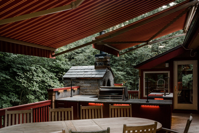 Outdoor Pizza Oven and Kitchen Addition contemporary-terrace