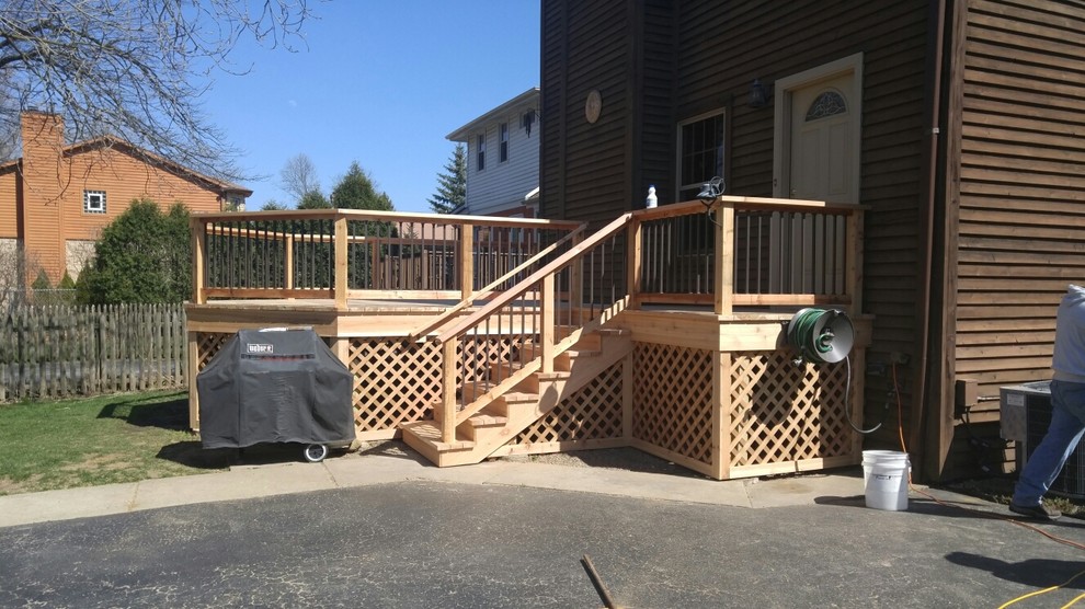 Inspiration for a timeless deck remodel in Chicago