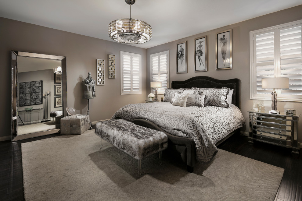Design ideas for a traditional bedroom in Las Vegas.