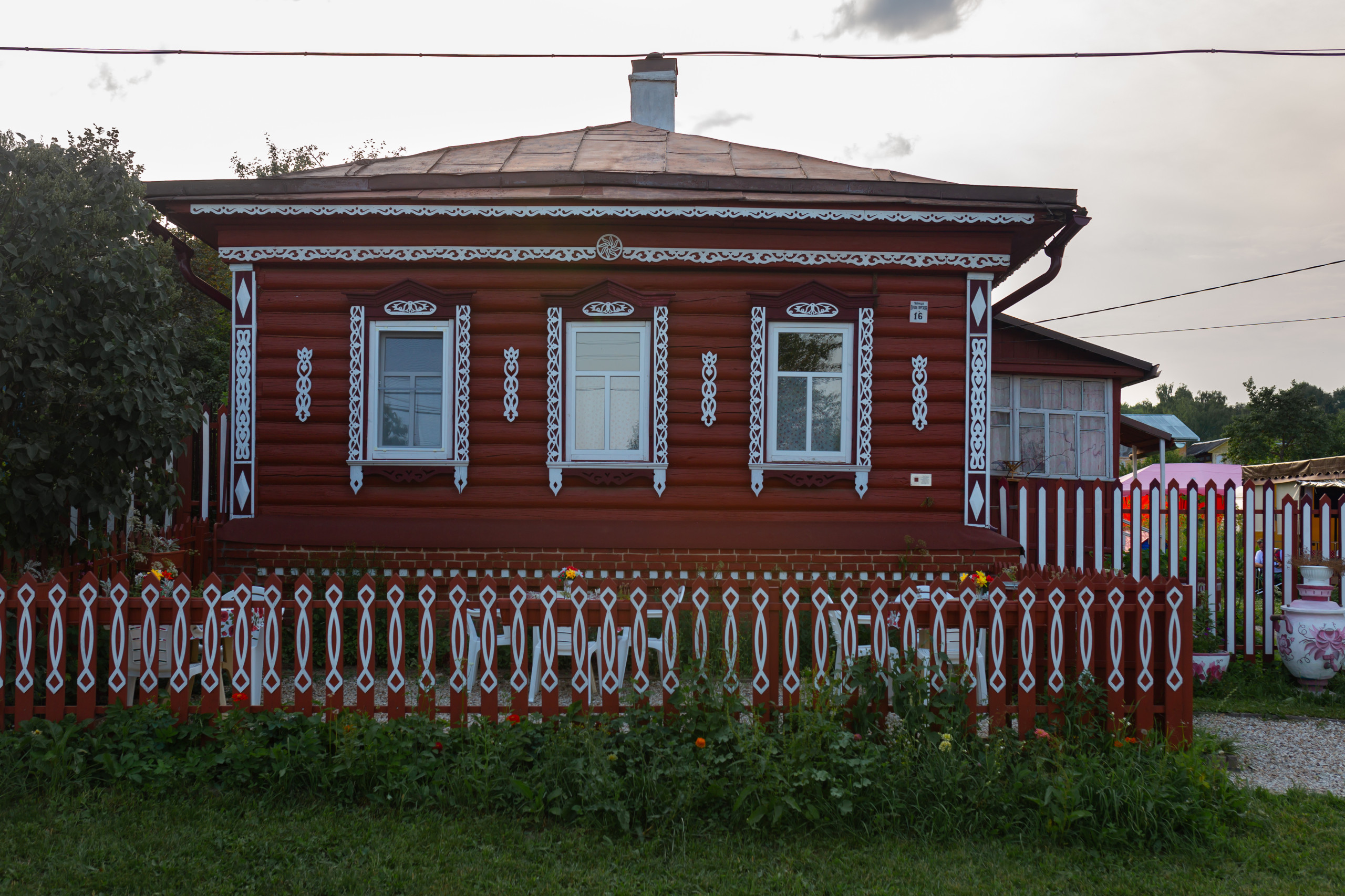 В гостях: Русская изба 1908 года в Тарусе | Houzz Россия