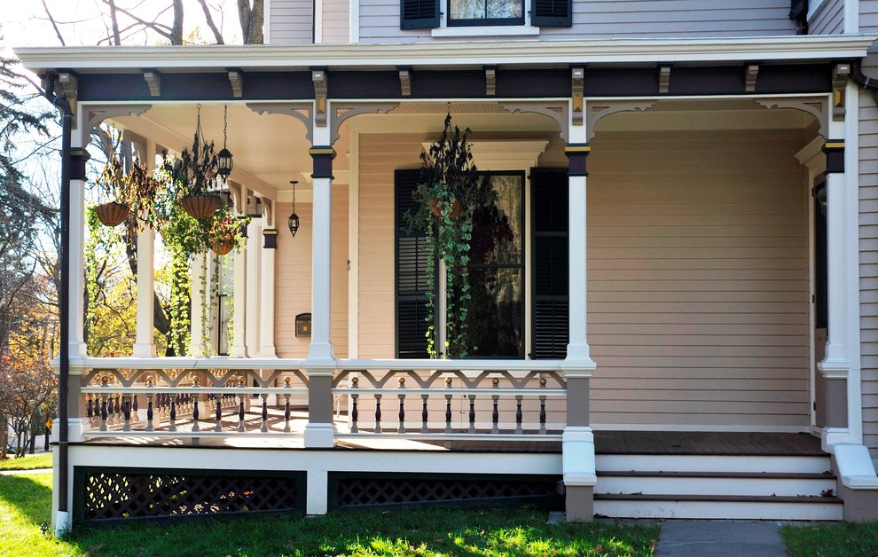 Photo of a traditional verandah in New York.