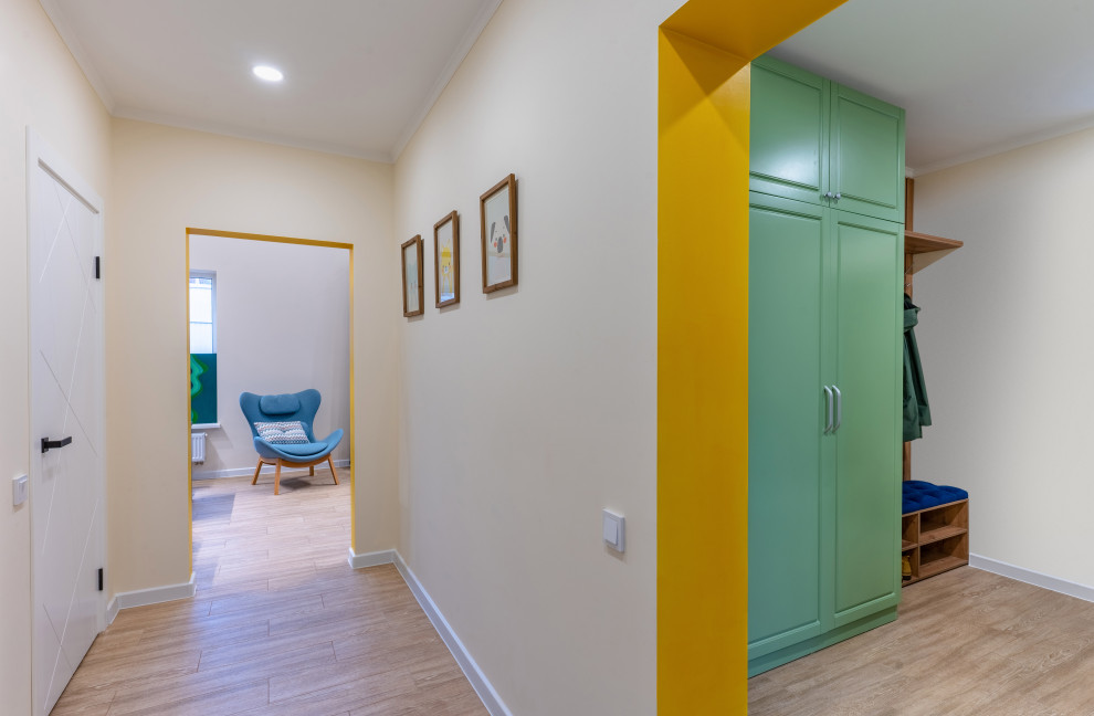 Яркий дом для молодой семьи