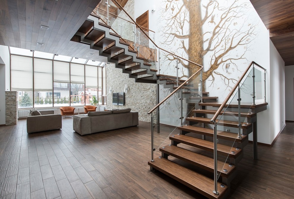 Лестницы на металлическом косоуре