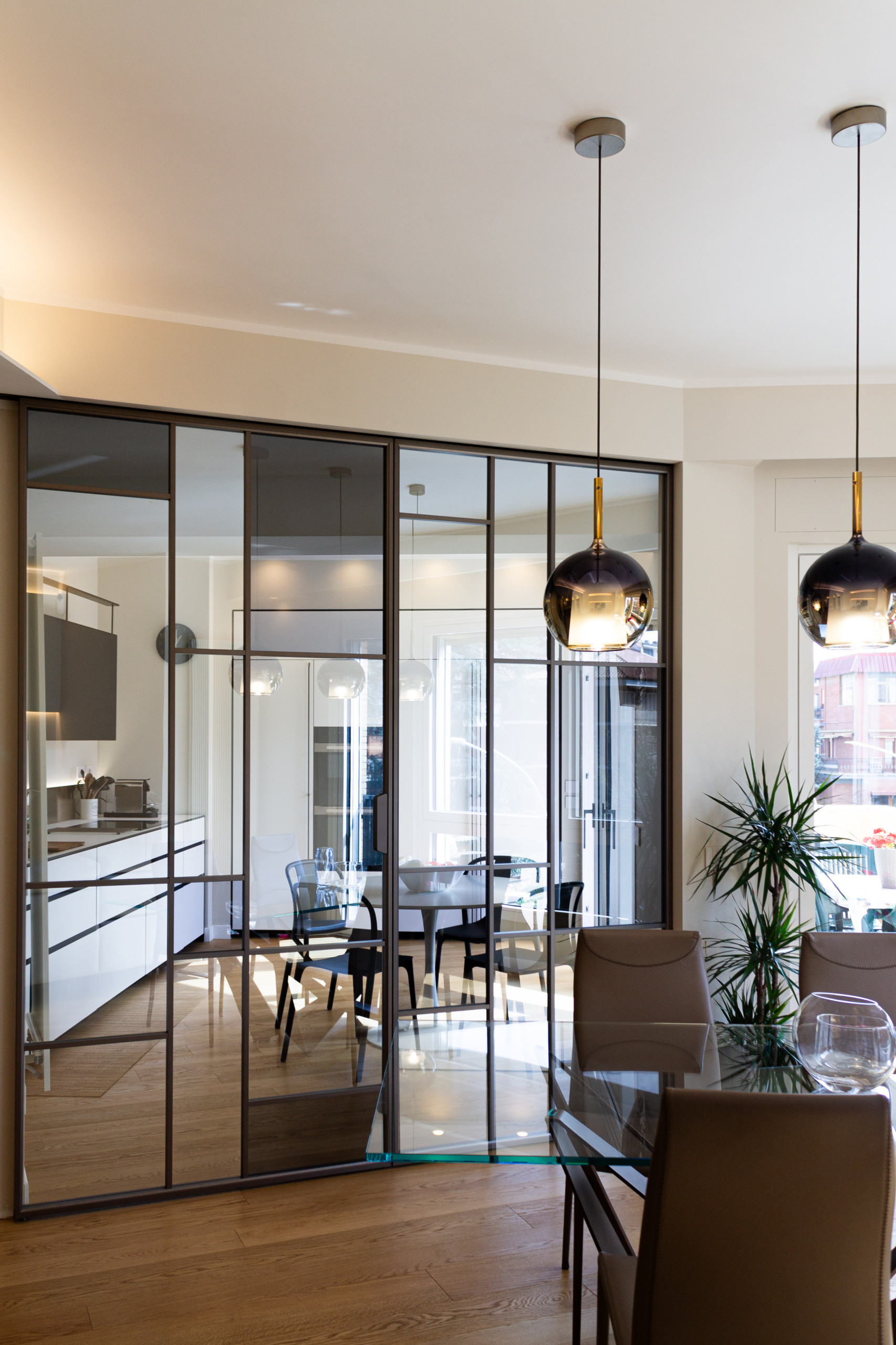 Tavolo da pranzo e cucina_La “casa diagonale”