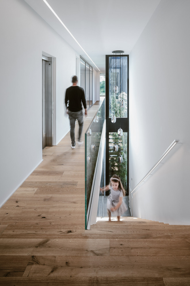 Design ideas for a modern hallway in Frankfurt.