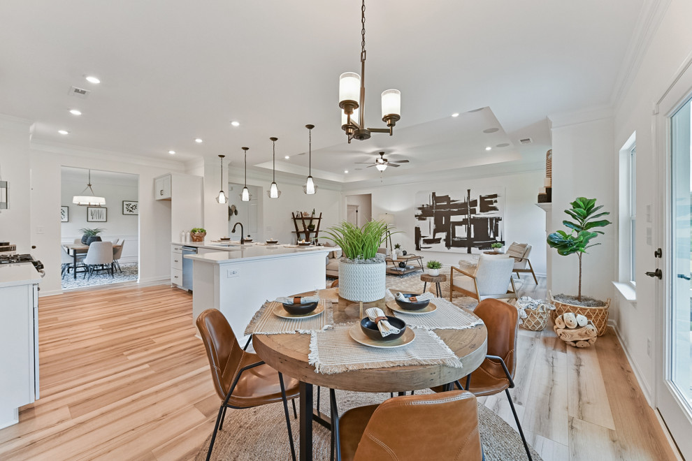 Inspiration for a transitional home design remodel in Charlotte