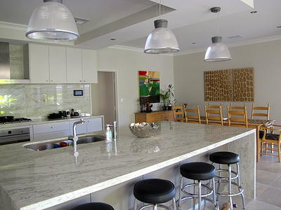 Inspiration for a transitional kitchen remodel in Perth