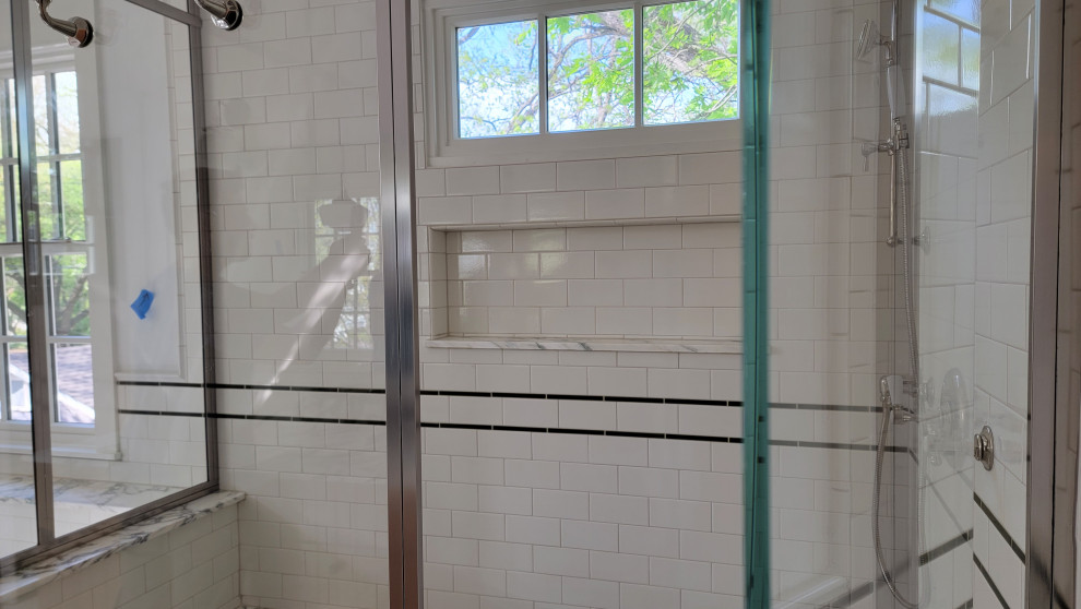 FRAMED SHOWERS