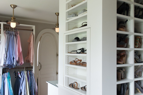 Design ideas for a traditional storage and wardrobe in Philadelphia.