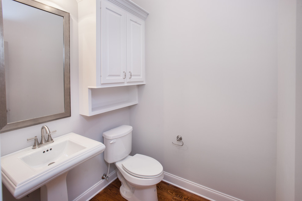 Example of a transitional home design design in Jackson