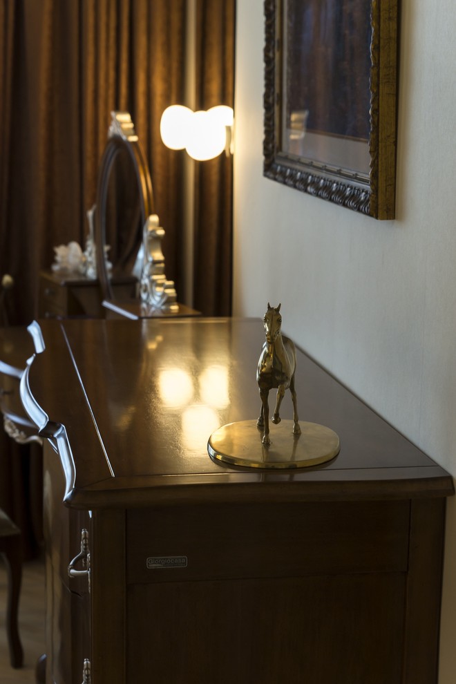 4-комнатная квартира в неоклассическом стиле. Дизайн и ремонт под ключ