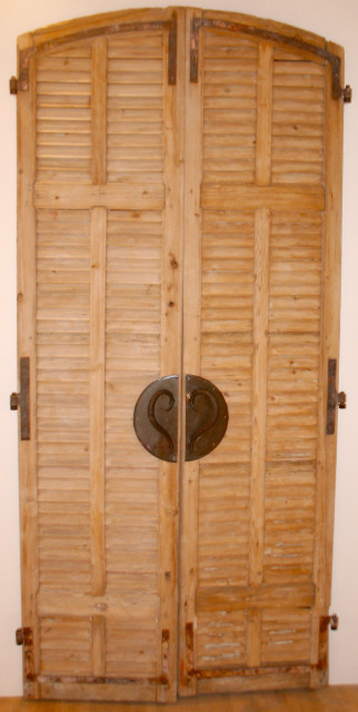 MAS EN PROVENCE. mediterraneo-armadio