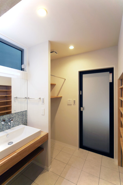 中庭のある無垢な珪藻土の家 scandinave-toilettes