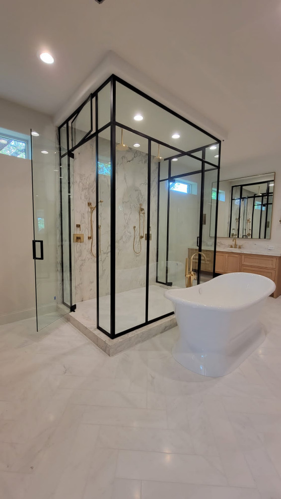 FRAMED SHOWERS