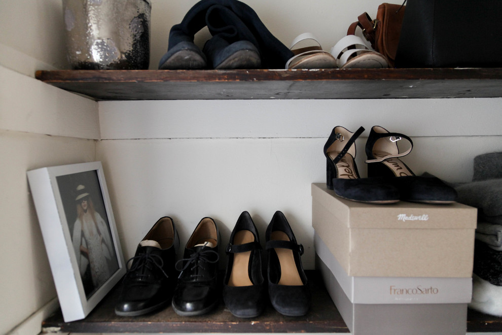 Inspiration for an eclectic storage and wardrobe in Chicago.