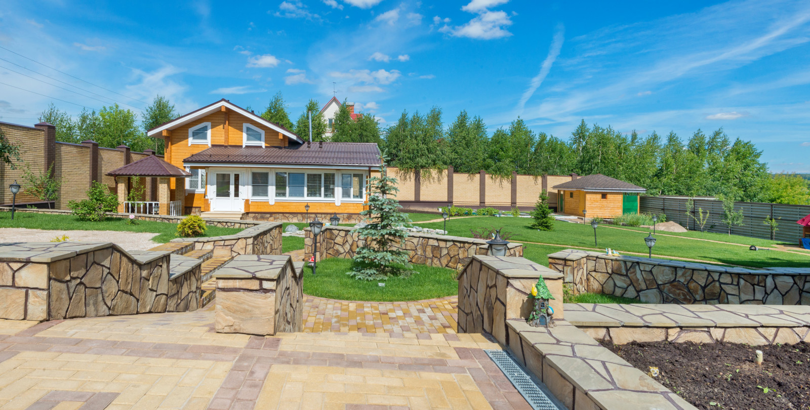 Гостевой дом-баня из клееного бруса