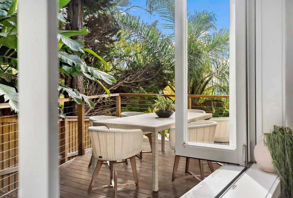 Design ideas for a contemporary balcony in Sydney with no cover.