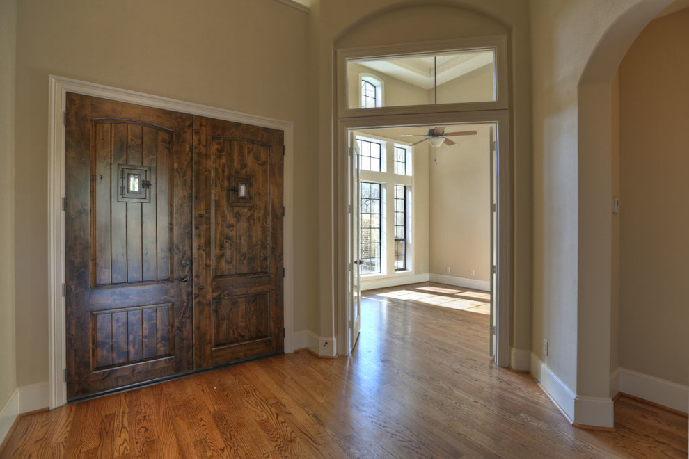 Transitional entryway photo in Houston