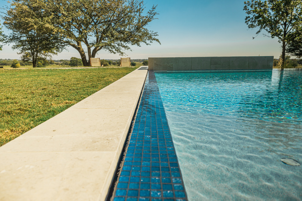 Modern pool in Dallas.