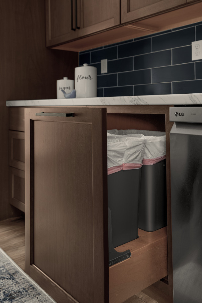 Laundry room - transitional laundry room idea