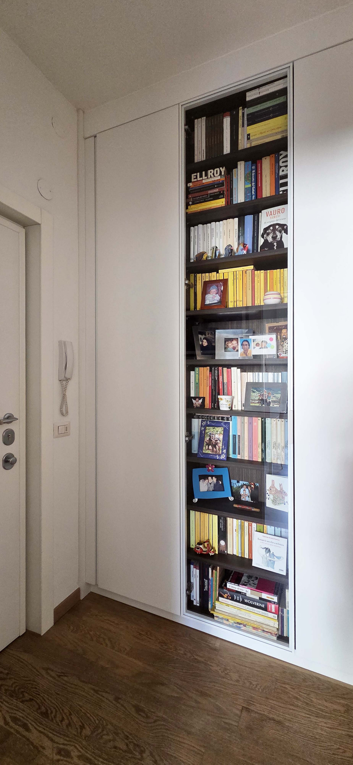 Ristrutturazione cucina e arredi su misura per ingresso e camera a Milano