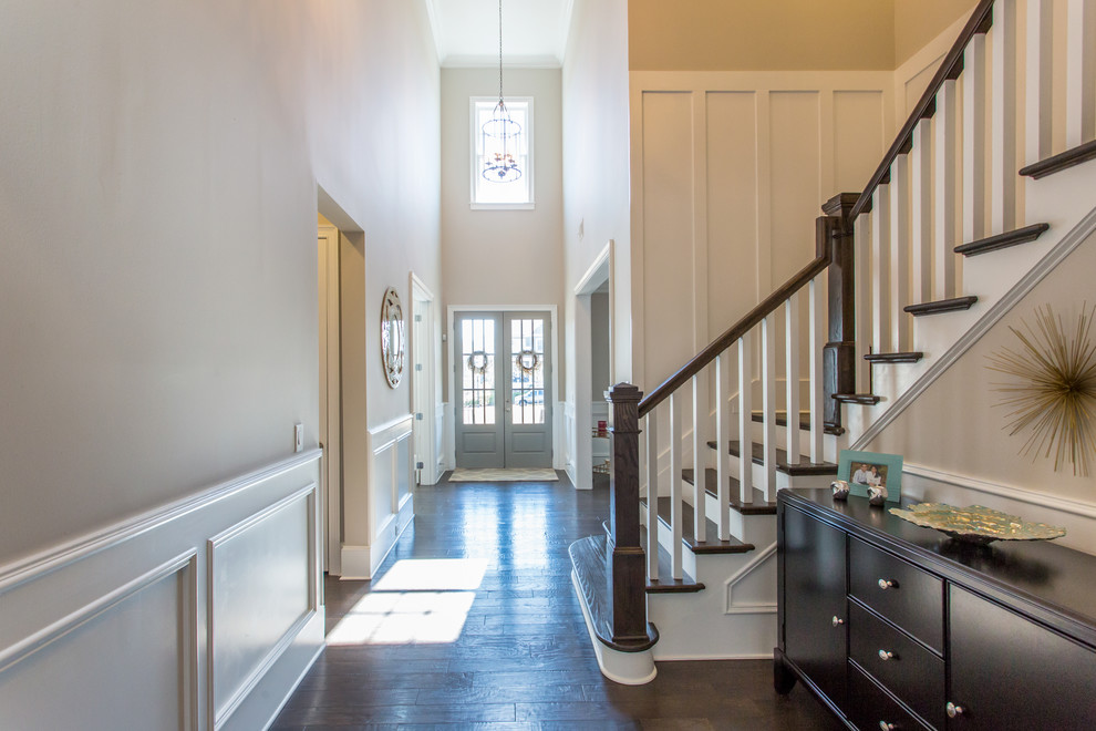 Entryway - transitional entryway idea in Atlanta