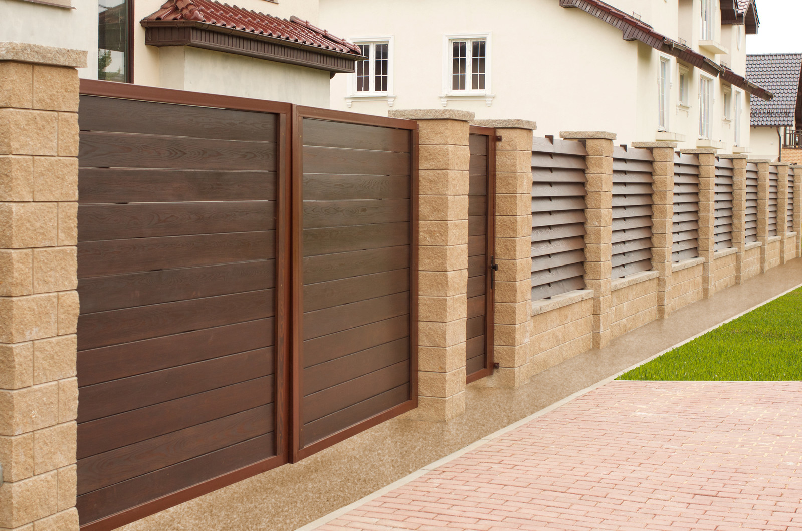 Горизонтальный деревянный забор "Baden-Baden"