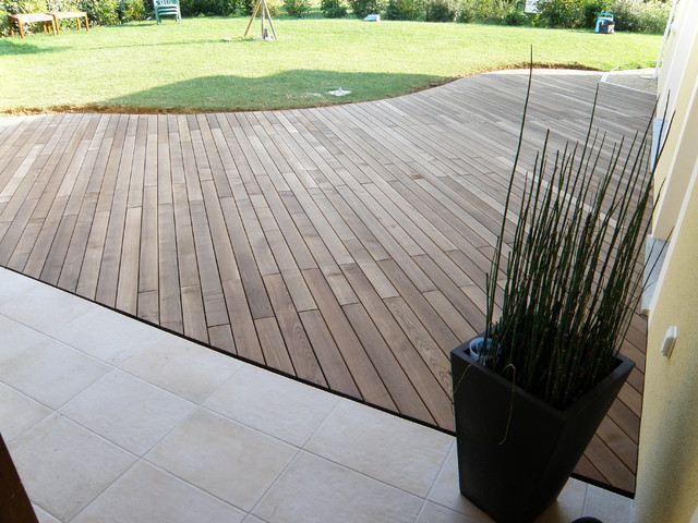 Terrasse en Thermofr&ecirc;ne contemporary-deck