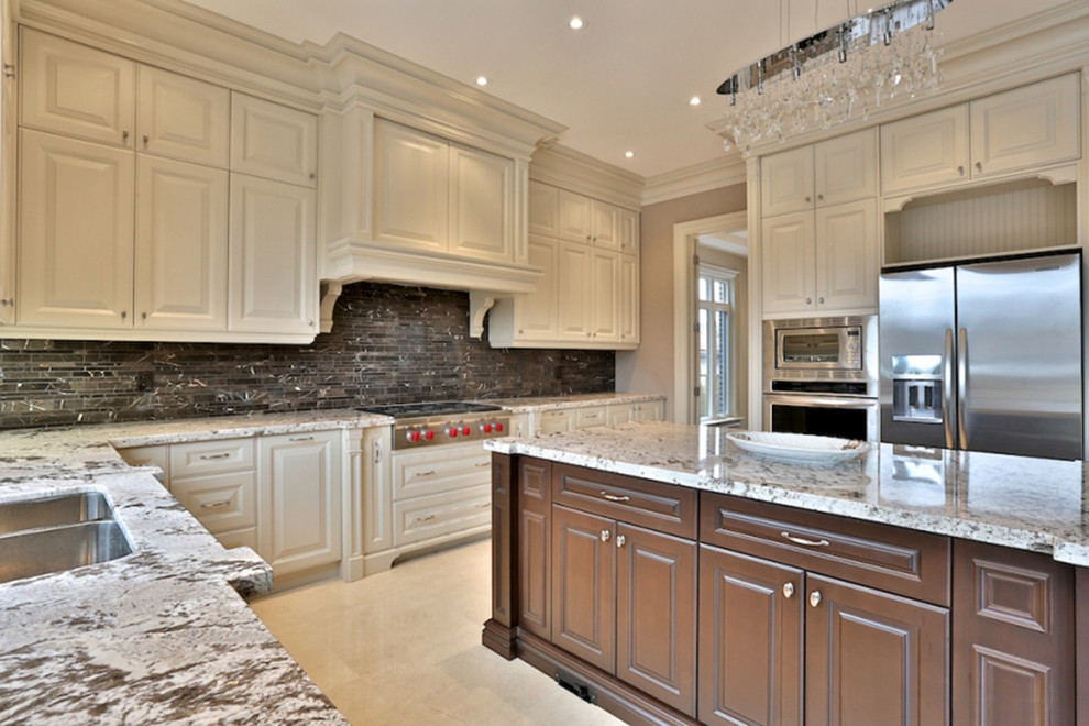 Kitchen - transitional kitchen idea in Toronto