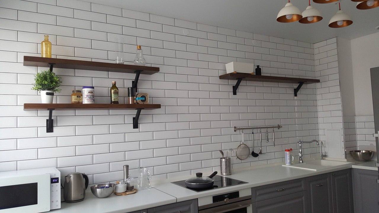 Стол из слэба и полки для кухни