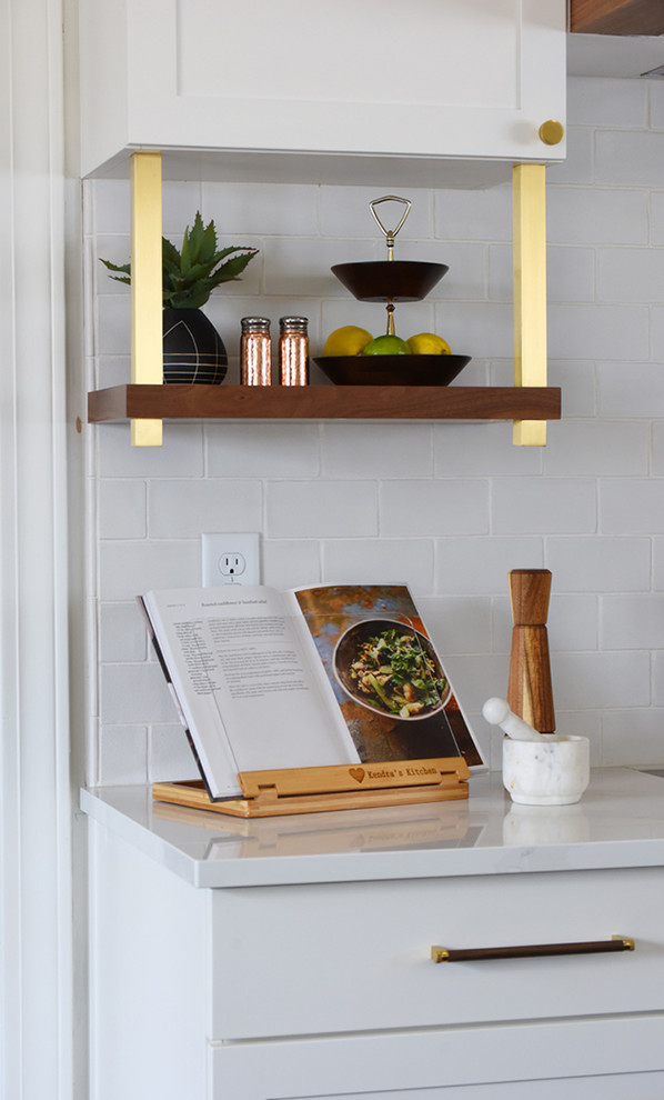 Transitional kitchen photo in Cincinnati