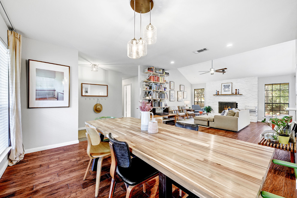 Home design - transitional home design idea in Austin
