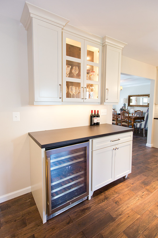 Example of a mountain style home design design in DC Metro