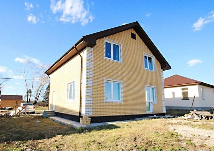 Кирпичный 2-этажный дом 9.22 х 9.22, общ. S - 121 кв.м