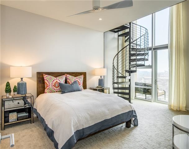 Upscale Modern Loft modern-schlafzimmer