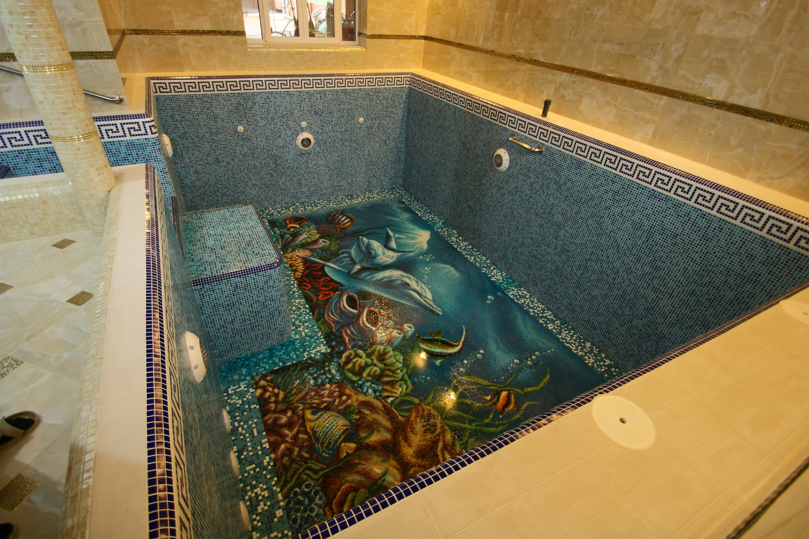 Панно из мозаики