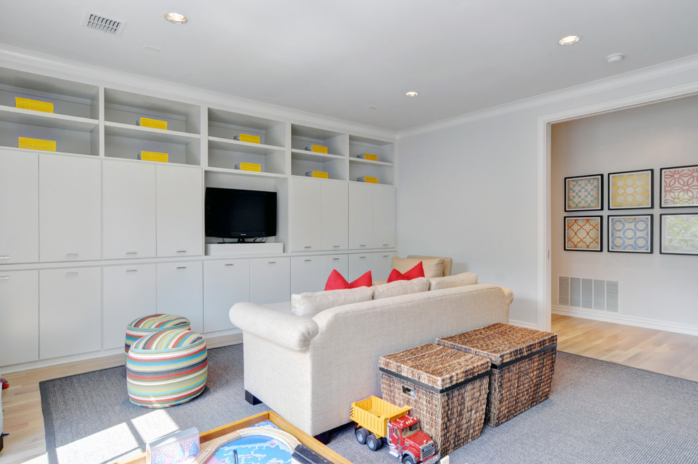 Home design - transitional home design idea in Dallas