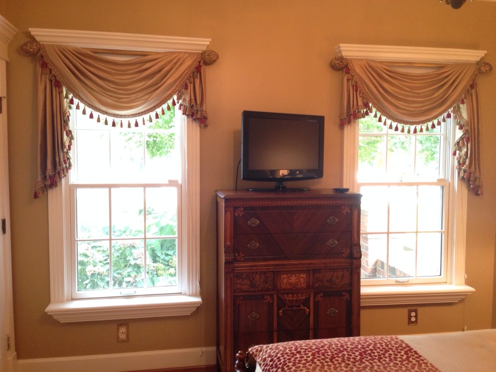 Example of a classic home design design in Richmond