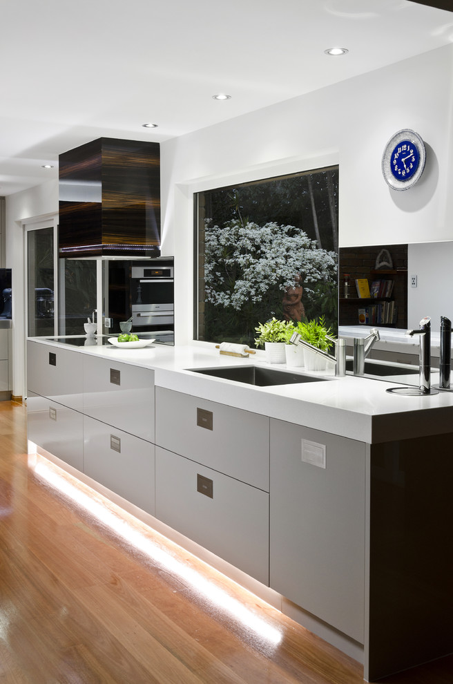 Gold Coast Kitchen - Contemporary - Kitchen - Brisbane - by Darren ...