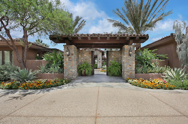Rancho Mirage Residence - Rústico - Fachada - Orange County - de Lori