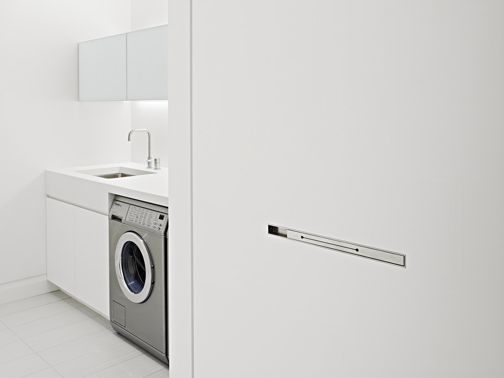 Photo of a contemporary laundry room in San Francisco.