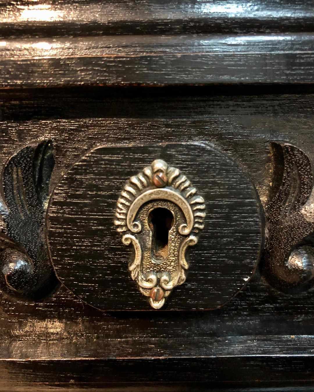 Новая жизum антикварных вещей