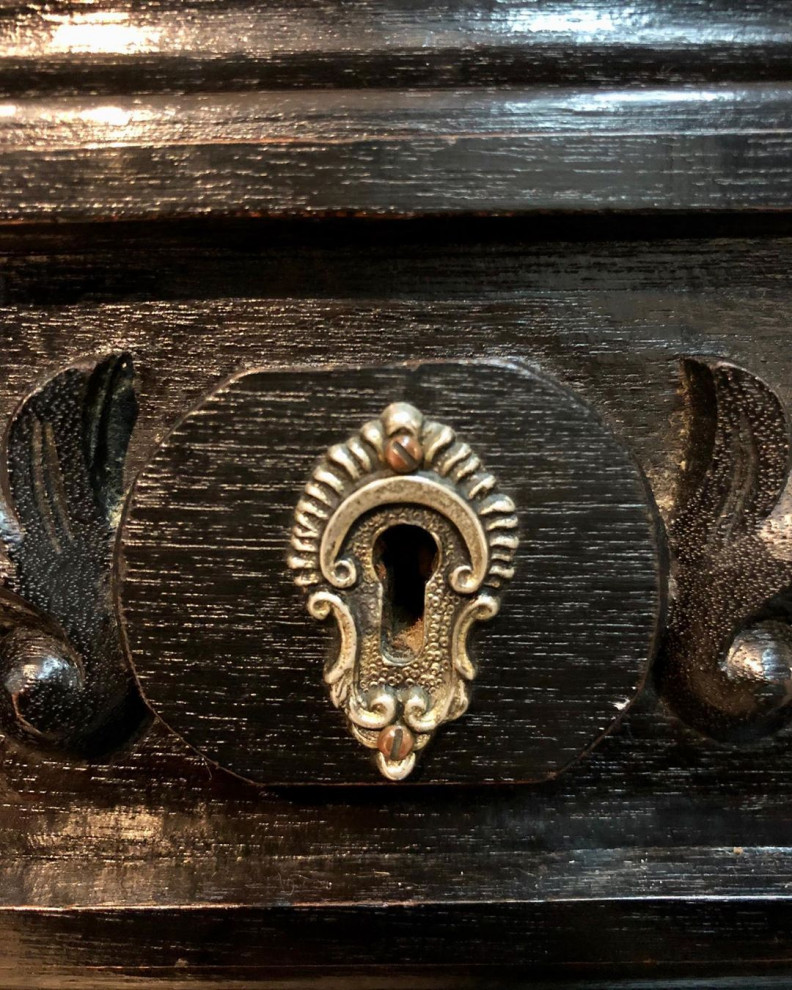 Новая жизum антикварных вещей