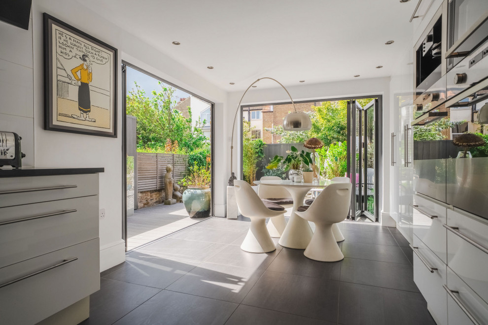 Ramsgate Contemporary Kitchen