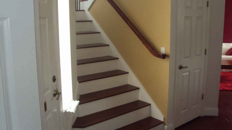 This is an example of a traditional staircase in Tampa.