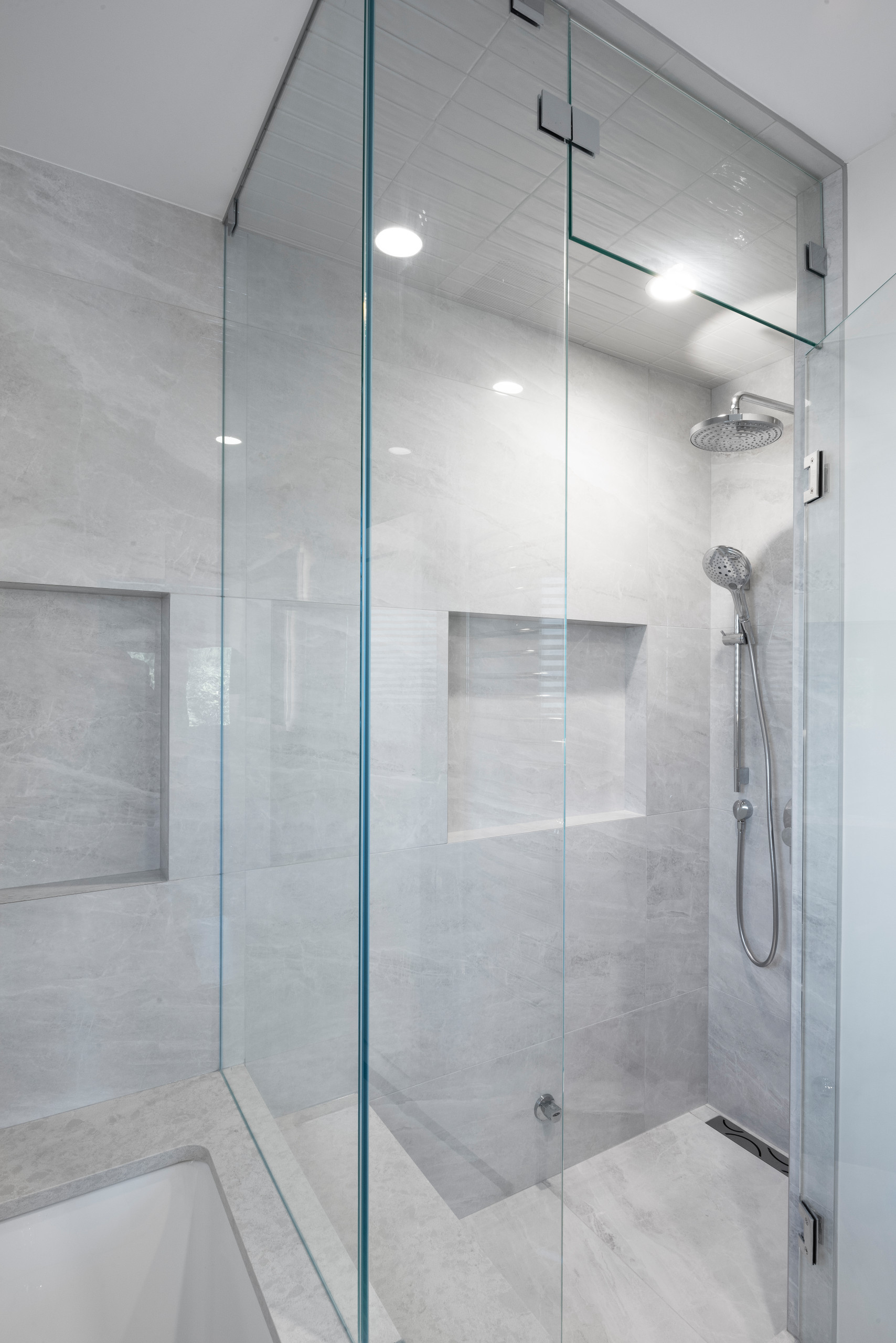 Custom steam shower with shelving