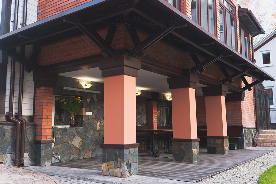 Дом на озере