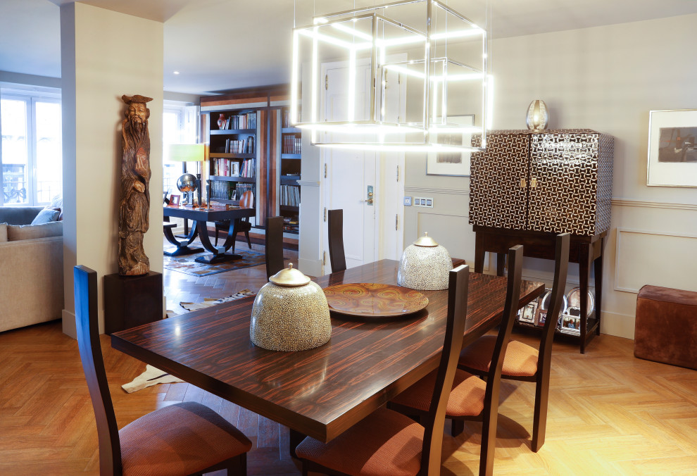 Design ideas for an eclectic dining room in Madrid.