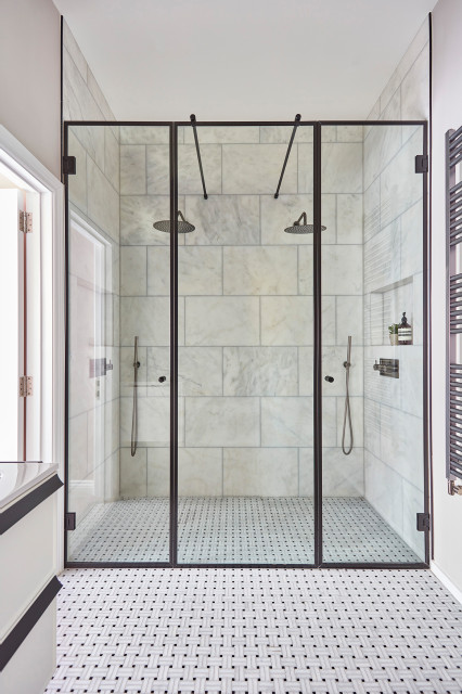 French touch house contemporary-badrum